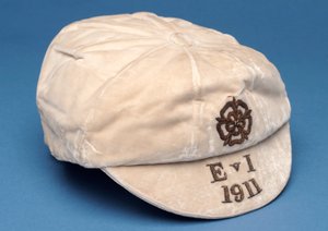 Oficial Inglaterra Cap, 1911 (veludo com trança de ouro) de English School