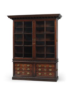 Uma de duas estantes da biblioteca de George II, c.1750 de English School