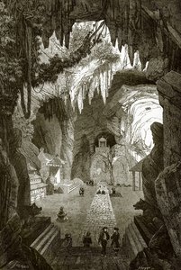 Templo budista subterrâneo nas rochas de mármore perto de Touraine, em Cochin China