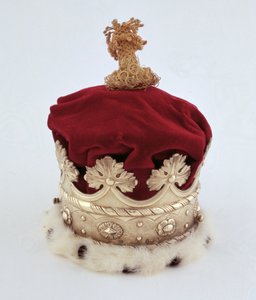 A Duquesa de Norfolks Coronet (prata dourada, veludo e arminho) de English School