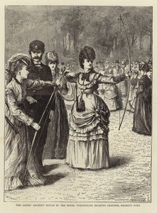 O jogo de tiro com arco feminino de English School