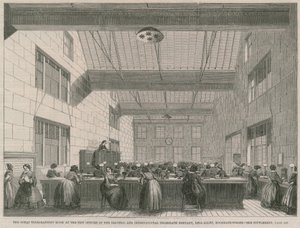 A grande sala de telegrafia nos novos escritórios da Companhia Telegráfica Elétrica e Internacional de English School