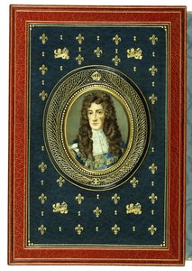 Capa superior, com retrato oval em miniatura de Carlos II, 1902 de English School