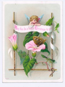 Postal de Natal vitoriano com um cupido a olhar para uma borboleta numa flor cor-de-rosa, c. 1880 (litografia a cores) de English School