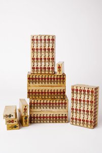 Caixas de perfuração em madeira de English School