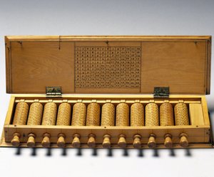 Varas Napier, 1671-1700 (madeira)