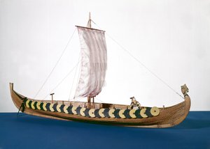 Modelo de um navio Viking encontrado em Gokstad, Noruega em 1880 (madeira)