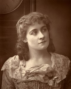 Kate Rorke, atriz britânica, em Sophia, 1887