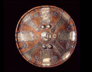 Escudo (esconder e prata)