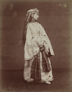 Sarah Bernhardt no Zaire por Voltaire, 1874. de Etienne Carjat