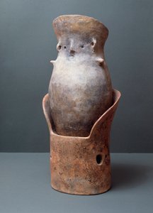 Civilização etrusca, rito fúnebre: ossário canópico em forma, século VIII aC Do sítio de Bisenzio de Etruscan