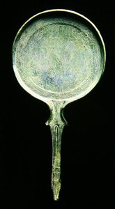 Espelho com decoração incisiva (bronze) de Etruscan Etruscan