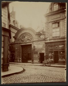Entrada de um palacete particular, 47 Rue Vieille du Temple de Eugène Atget