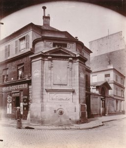 Fonte Haudriettes, esquina da rue des Archives e rue des Haudriettes, 3º arrondissement, Paris (foto a p/b) de Eugène Atget