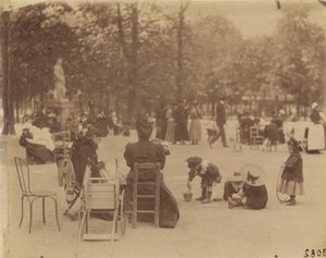 Mulheres e crianças nos Jardins do Luxemburgo de Eugène Atget