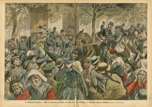Ilustração de Eugene Damblans (1865-1945) em Le Pelerin, 27/10/07 - A perseguição continua Em Finistere, as curas do seu presbitério são expulsas no meio da emoção geral - Religion Faith, Brittany, Crowd, Catholic Catholicism, Finistere - S de Eugene Damblans