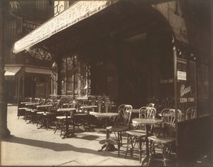 Café, Avenue de la Grande Armée, 1924-1925. de Eugène Atget
