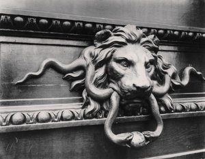 Batente da porta do leão, Paris de Eugène Atget