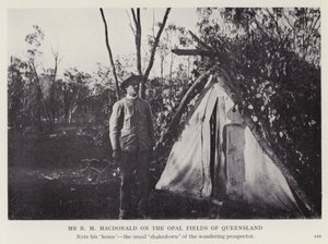 Sr. R M Macdonald no Opal Fields of Queensland (foto a p/b) de European Photographer