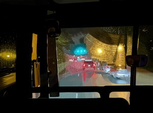 Autocarro noturno, 2025 (arte digital) de Evan Sklar