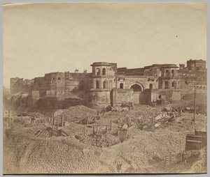 O Mucha Bawn, ou a Antiga Cidadela de Lucknow de Felice A. Beato