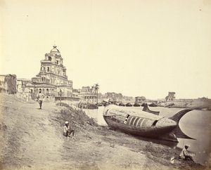 Palácio Chutter Manzil, com o Barco do Rei em Forma de Peixe no Rio Gomti de Felice Beato