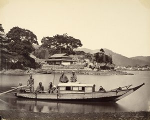 [Junk japonês no canal, em Nagasaki] de Felice Beato