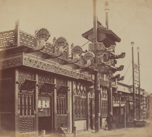 Lojas e rua, cidade chinesa de Pequim, outubro de 1860 de Felice Beato