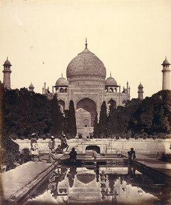 O Taj Mahal com as Fontes de Felice Beato