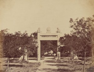 Tumba perto de Palichian, a cena do início do ataque em 21 de setembro de 1860 de Felice Beato