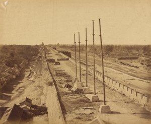 O topo do muro de Antin Gate foi tomado por tropas britânicas e francesas, 21 de outubro de 1860 de Felice Beato