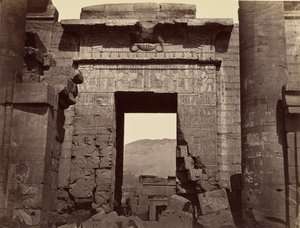 Pormenores do portal de entrada do templo, Medinet Habu de Félix Bonfils