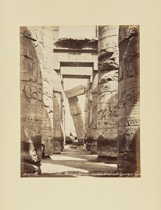 Karnak. Coluna inclinada no Salão Hipostilo, Egito de Félix Bonfils