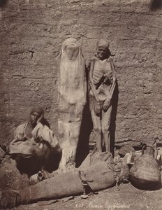 Momies Egyptiennes (Múmias Egípcias),c. 1870 (foto) de Félix Bonfils