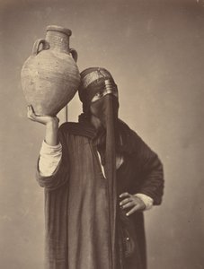 Transportador de água no Cairo, c. 1870 (foto) de Félix Bonfils