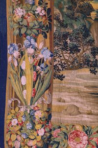 Tapeçaria flamenga. Série O Apocalipse: São Miguel derrotando o dragão. Atelier Willem Dermoyen, Bruxelas. Ca 1553-1555. Detalhe. de Flemish School