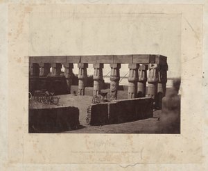 Restanten van de Luxortempel Templo de Luxor, vista geral das colunatas do meio (Tebas) (título no objeto) Egito (título da série no objeto) de Félix Bonfils