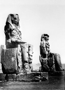 Os Colossos de Memnon, Tebas, Núbia, Egito, 1878 de Félix Bonfils