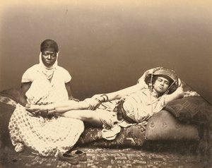 Uma mulher mourisca com sua empregada de Félix Jacques Moulin