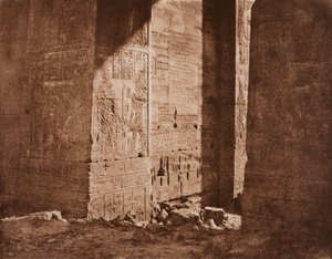 Primeiro Pilão - Inscrição francesa esculpida na ameia oriental no ponto H, ilha de Fila (Philae)