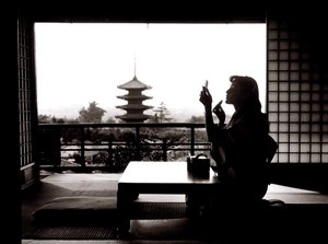 "Kyoto frívola". Pagode de Yasaka visto do restaurante Kyo-Yamato de Fosco Maraini
