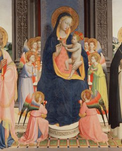 Detalhe do Politico Di San Domenico mostrando a Virgem e o Menino entronizado com Oito anjos, c.1422 (têmpera no painel) (ver também 43912, 238446) de Fra Angelico