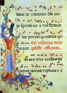 Ms 558 f.13v Historiated inicial &39;eu&39;, representando São João Evangelista, com a página de notação musical de um Missal, início de 1430 de Fra Angelico