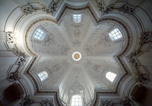 Vista interior da cúpula da igreja de São Ivo alla sapienza de Francesco Borromini