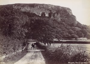 Abergele, Caverna Tan-yr-ogo, década de 1870. de Francis Bedford