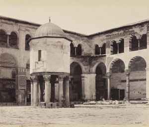 Fonte no pátio da Grande Mesquita (Mesquita Umayyad), Damasco de Francis Bedford