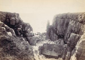 [Entrada rochosa com Seascape], década de 1870. de Francis Bedford