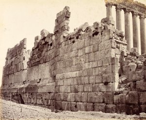 Extremidade ocidental da parede exterior do Templo do Sol, Baalbek