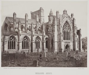 Melrose Abbey, c.1857 (impressão albuminada) de Francis Frith