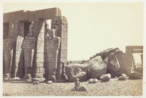 Pilares Osiride e Great Fallen Colossus de Francis Frith
